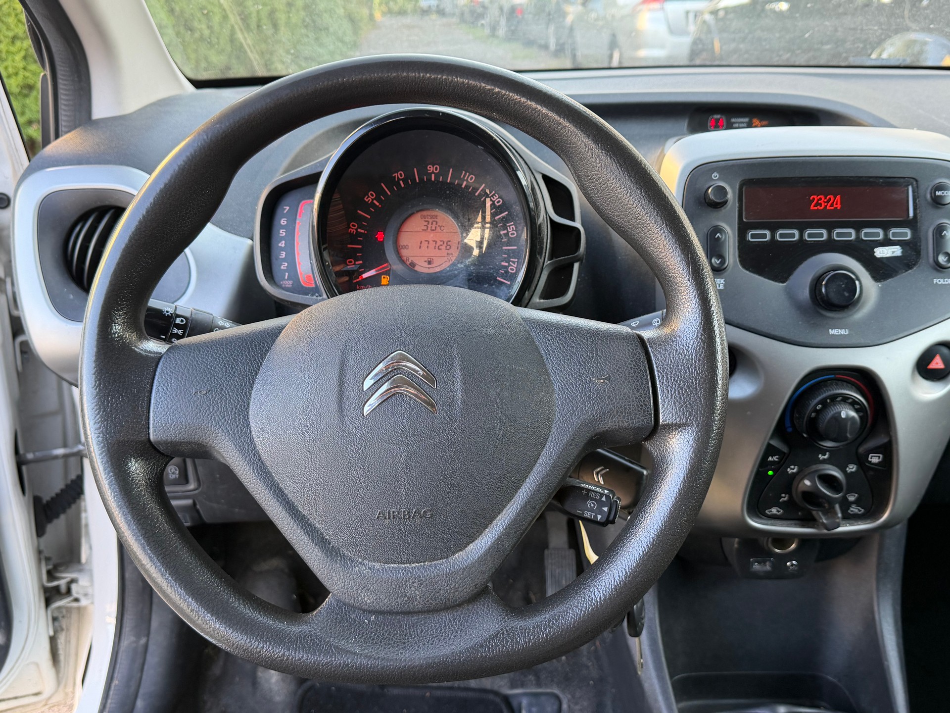CITROEN C1 1.0 e-VTi Stop&Start Feel Airscape-image-12