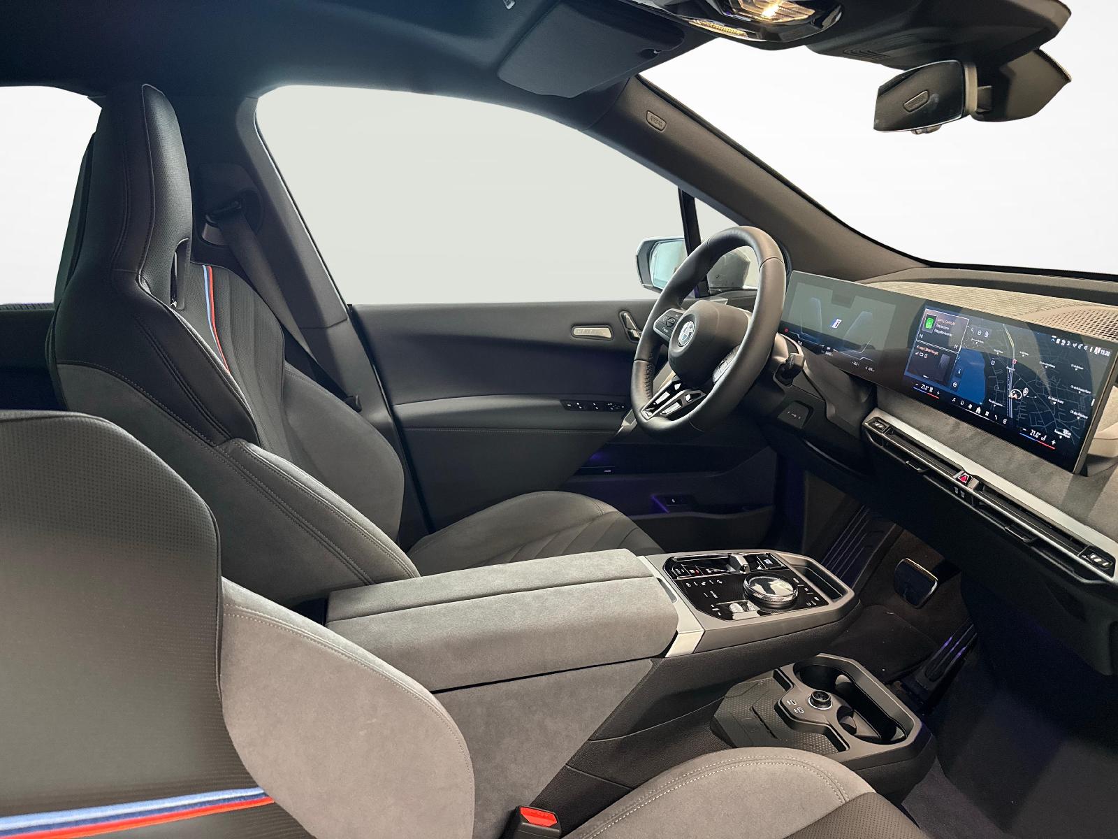 BMW iX xDrive60-image-9