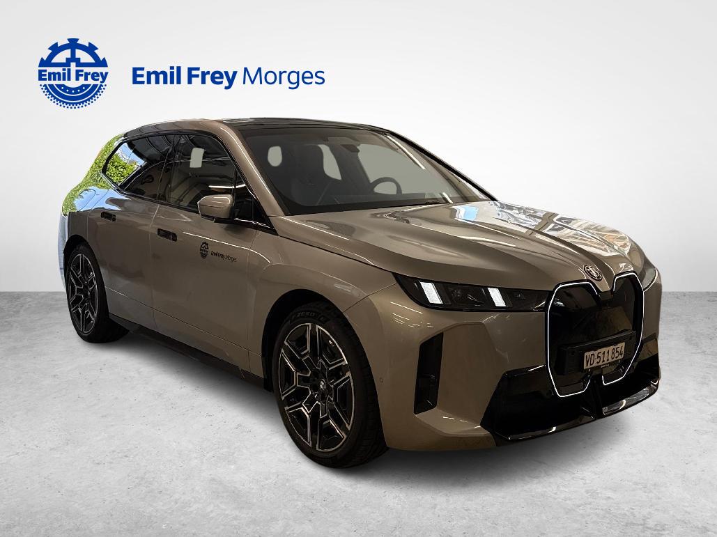 BMW iX xDrive60-image-6