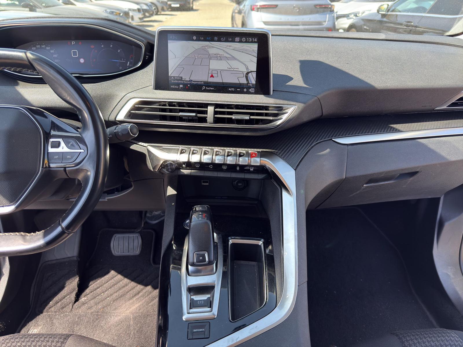 PEUGEOT 5008 1.5 BlueHDi Business Line-image-12