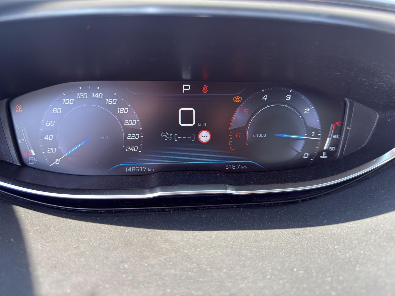 PEUGEOT 5008 1.5 BlueHDi Business Line-image-16