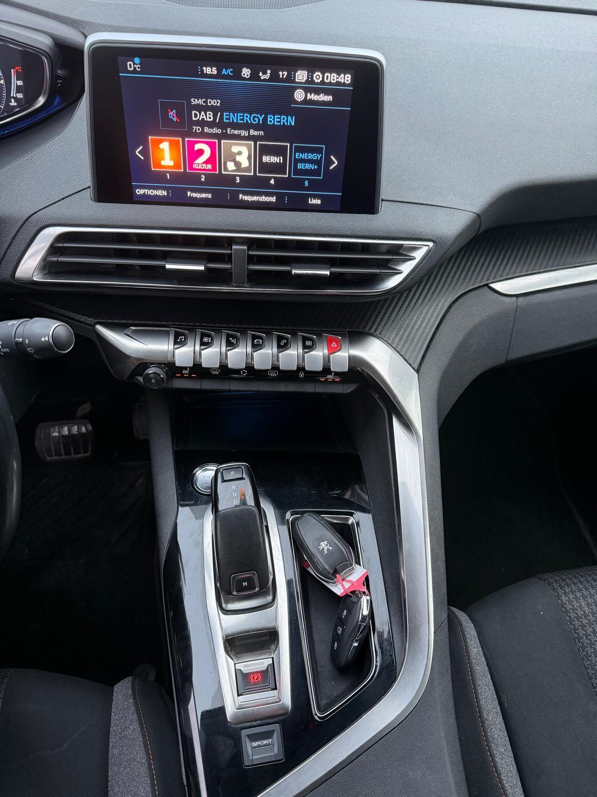 PEUGEOT 5008 1.5 BlueHDi Business Line-image-13