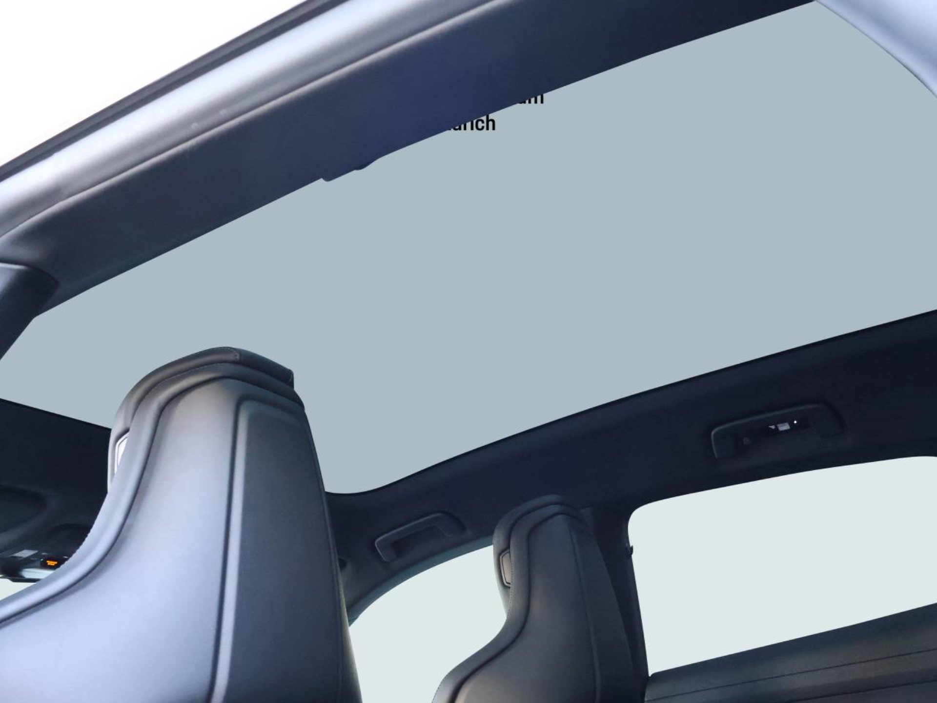 PORSCHE Taycan 4 Cross Turismo-image-17