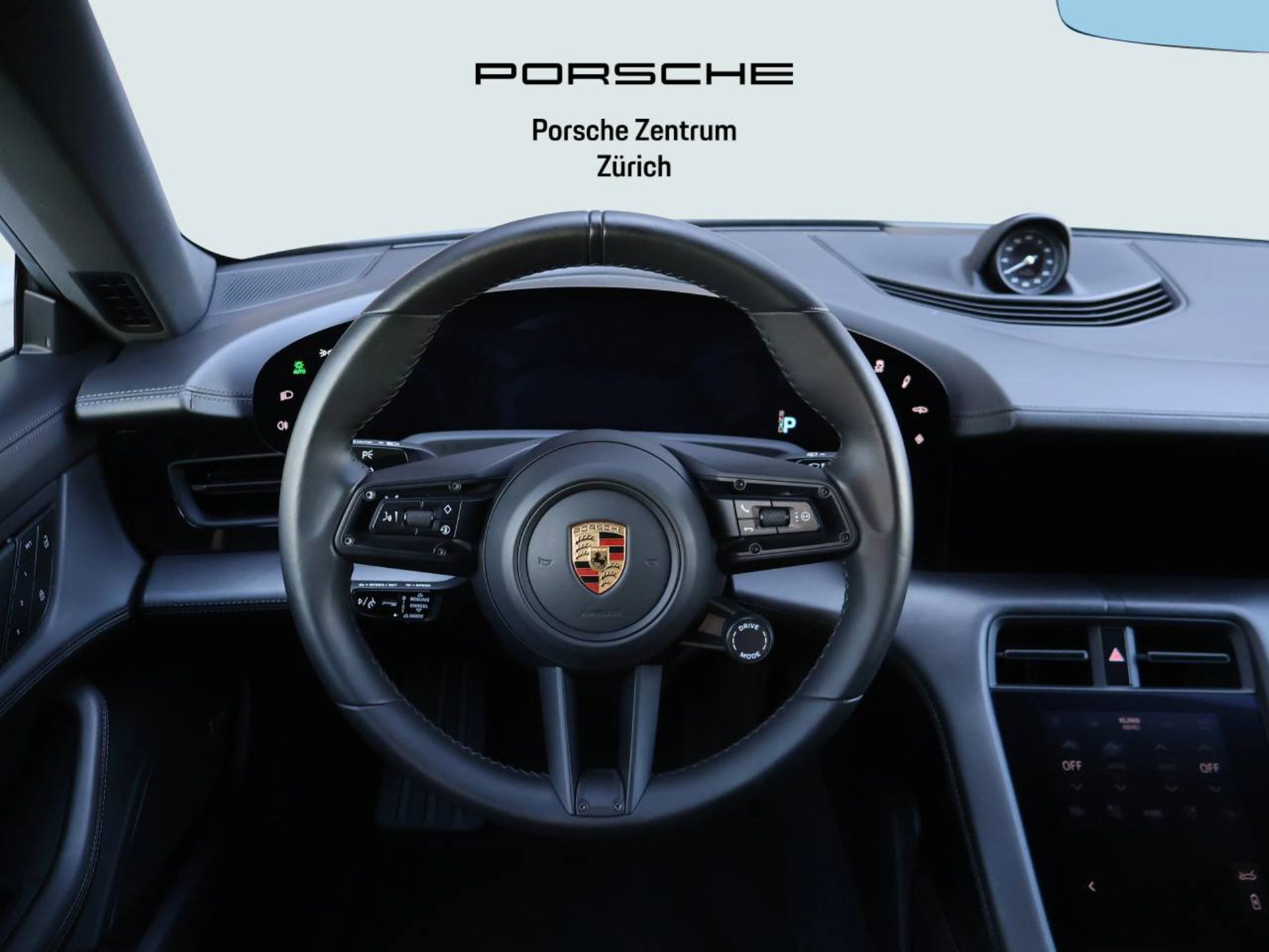 PORSCHE Taycan 4 Cross Turismo-image-11