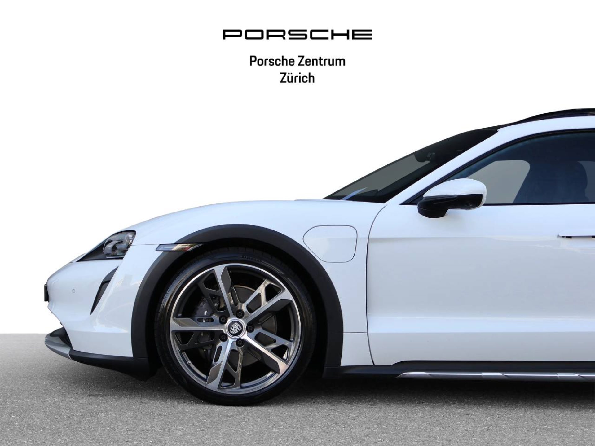 PORSCHE Taycan 4 Cross Turismo-image-8