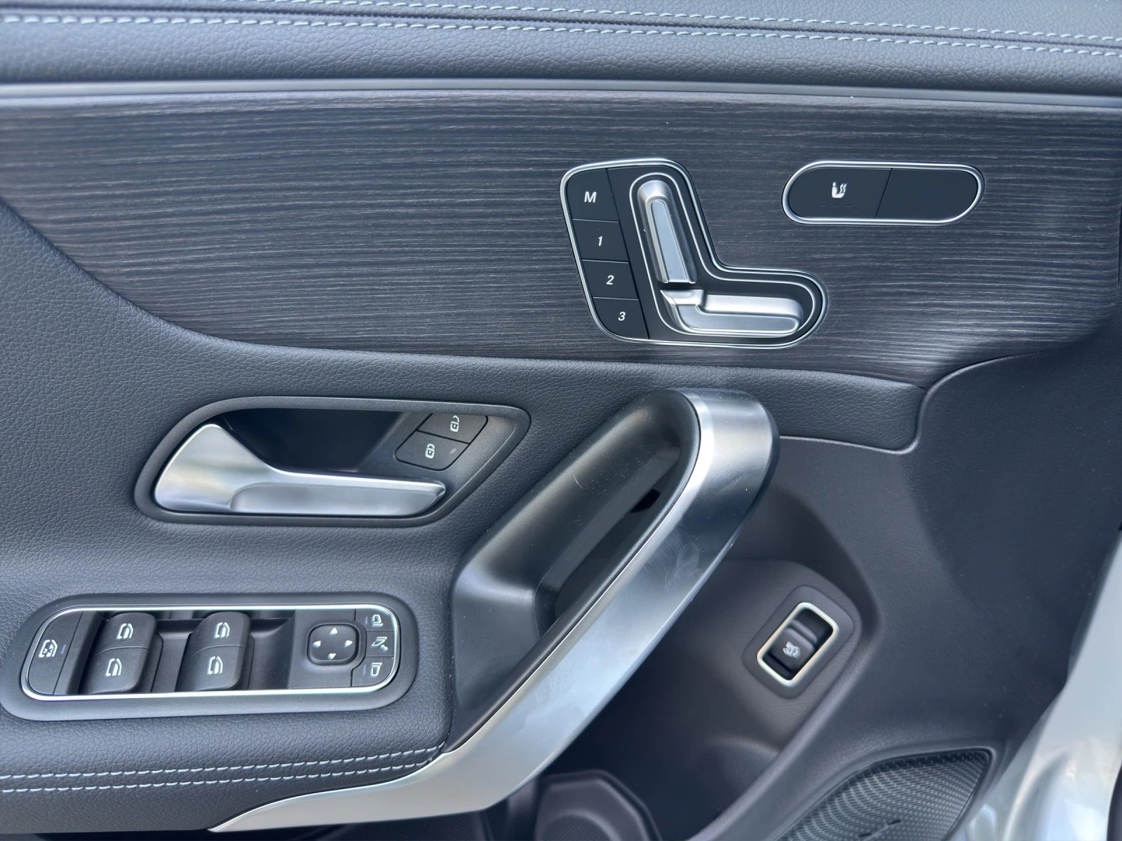 MERCEDES-BENZ CLA Shooting Brake 250 4Matic 8G-DCT-image-12