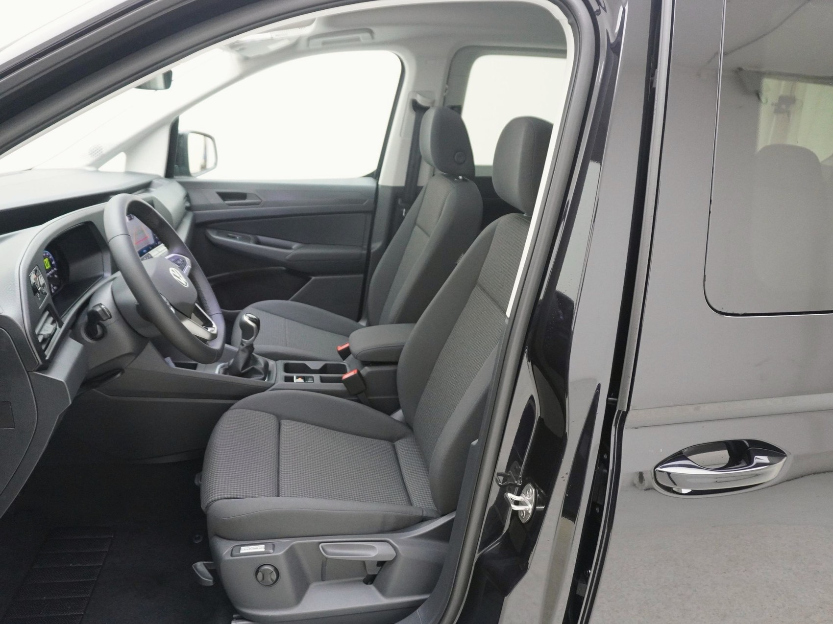 VW Caddy Maxi Outdoor 2.0 TDI 4Motion-image-12