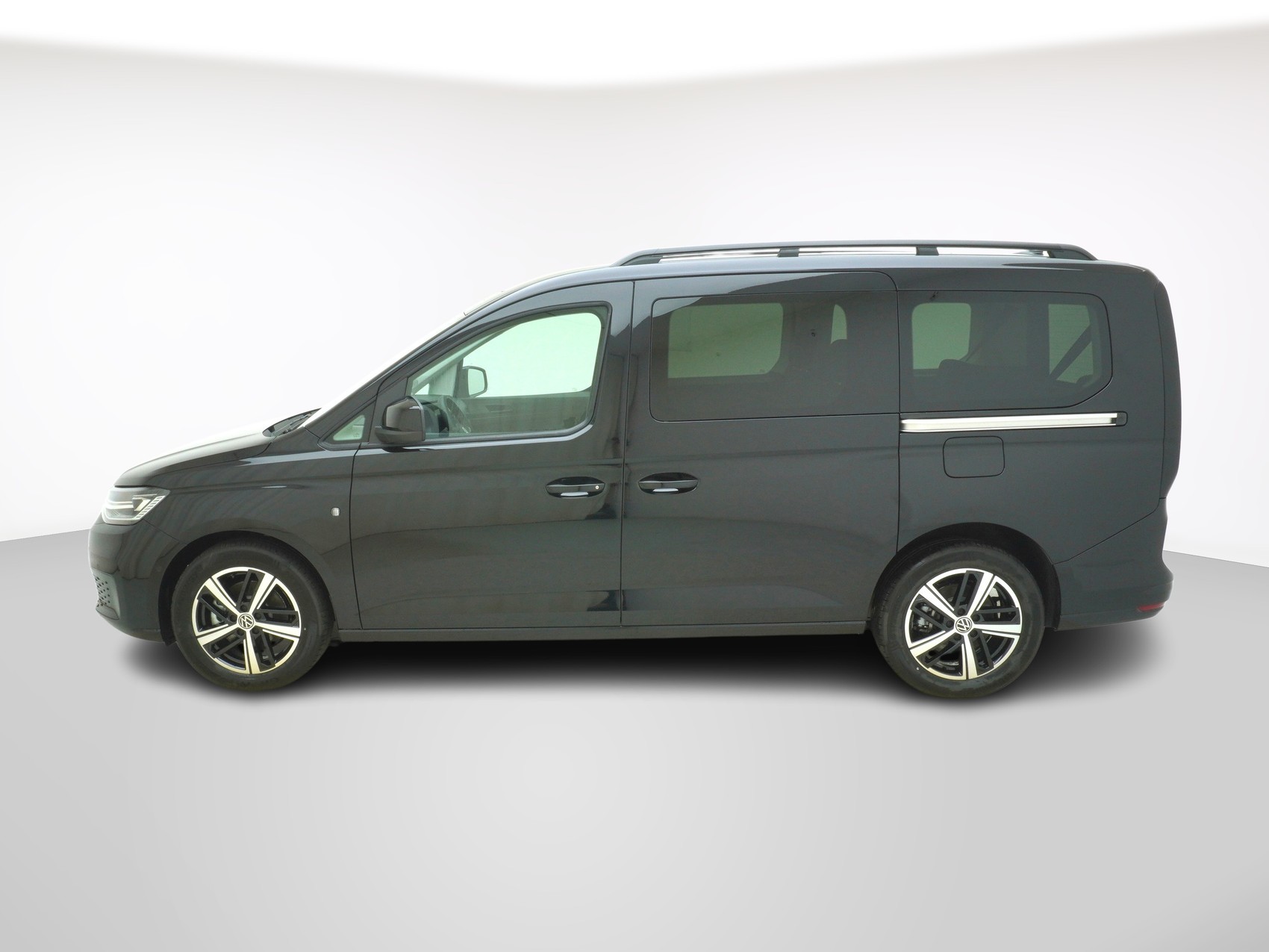 VW Caddy Maxi Outdoor 2.0 TDI 4Motion-image-1