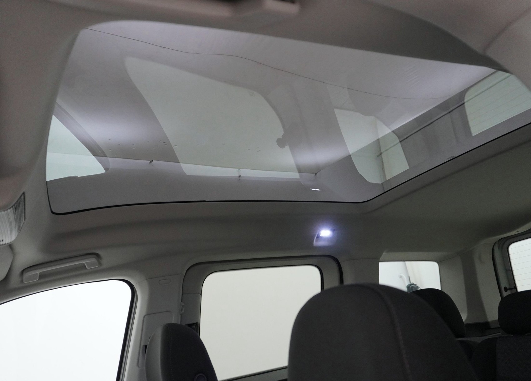VW Caddy Maxi Outdoor 2.0 TDI 4Motion-image-21