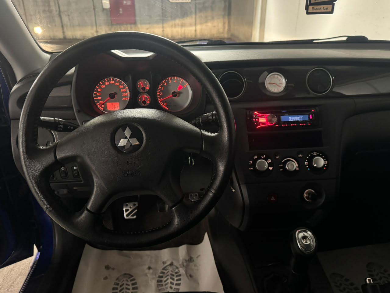 MITSUBISHI Outlander 2.0 16V Turbo-image-13