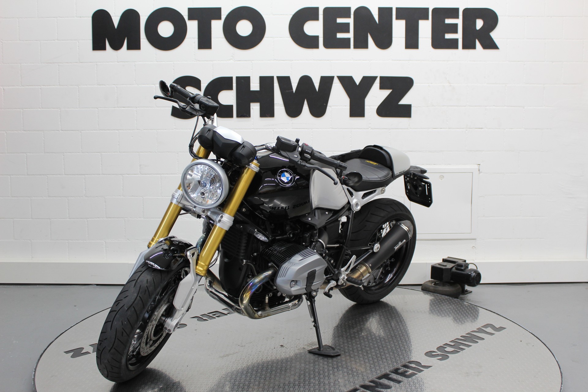 BMW R nineT ABS-showroom-element-3