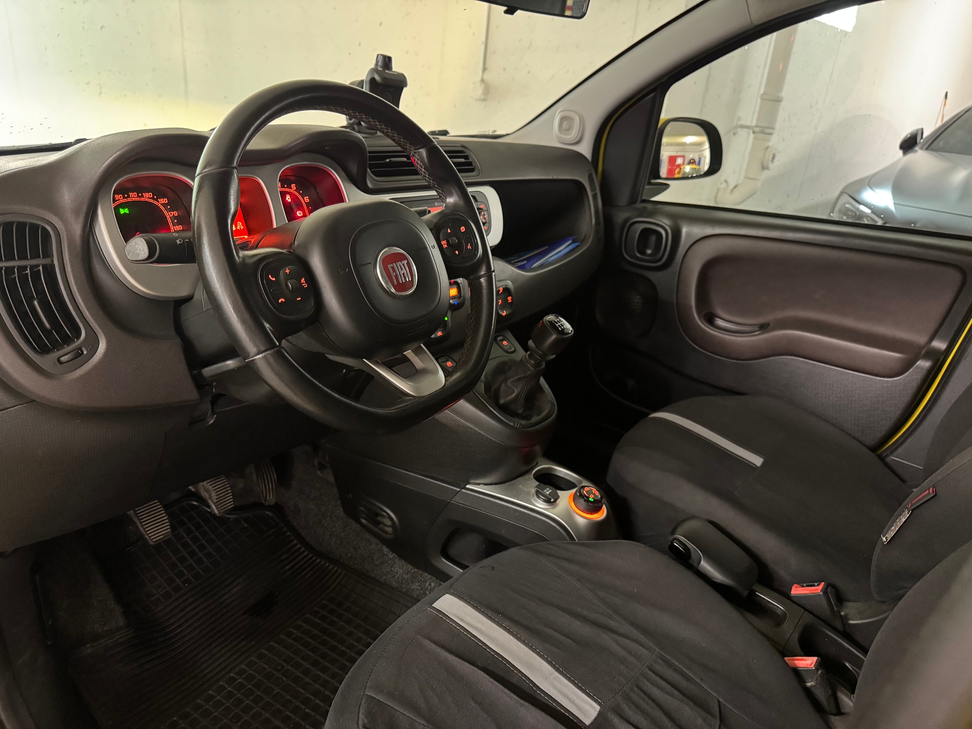FIAT Panda 0.9 Twinair Turbo Cross 4x4 Facelift mit Anhängerkupplung-image-8