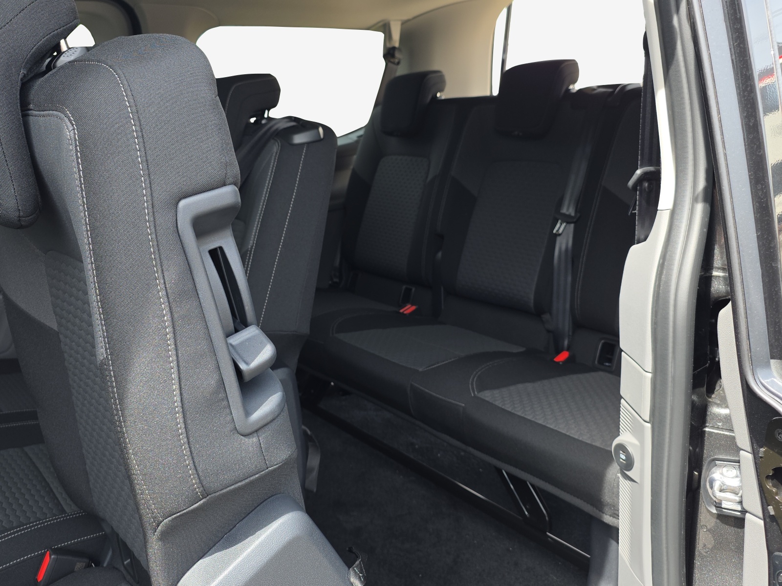 VW Caravelle 2.5TSI eHYBRID Edition 16,5kWh 8Aut.-image-12