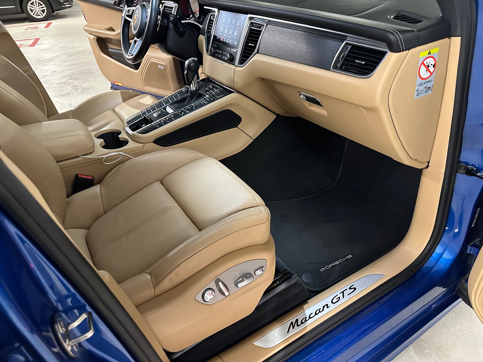 PORSCHE Macan GTS PDK-image-21