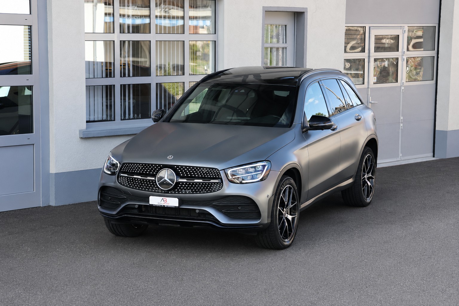 MERCEDES-BENZ GLC 300 de AMG Line 4Matic 9G-Tronic (CH) *Designo Magno Grey*