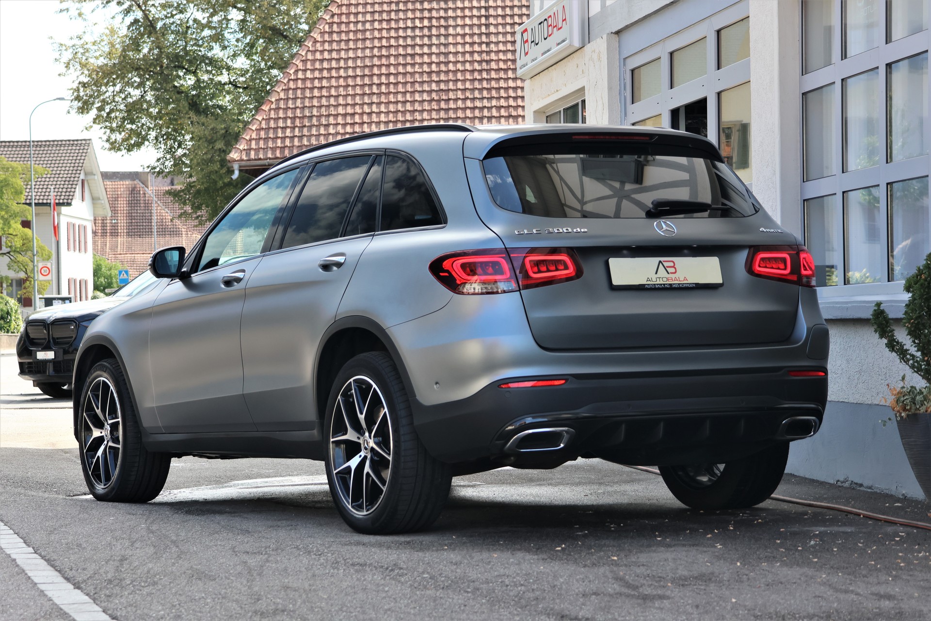 MERCEDES-BENZ GLC 300 de AMG Line 4Matic 9G-Tronic (CH) *Designo Magno Grey*-showroom-element-2