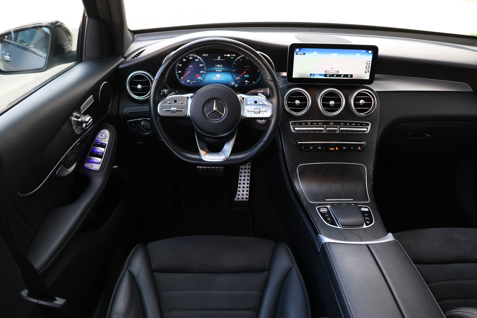 MERCEDES-BENZ GLC 300 de AMG Line 4Matic 9G-Tronic (CH) *Designo Magno Grey*-image-12