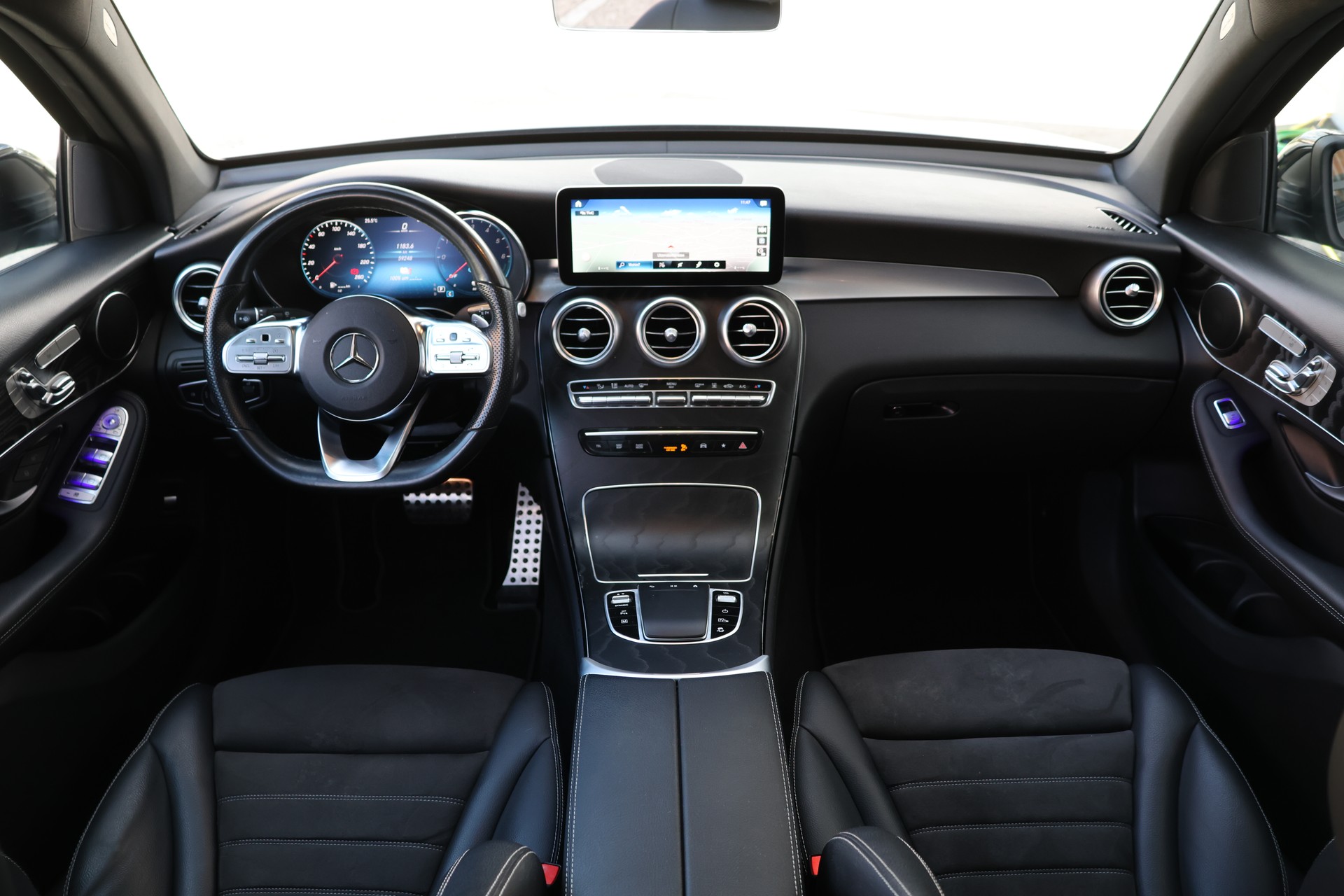 MERCEDES-BENZ GLC 300 de AMG Line 4Matic 9G-Tronic (CH) *Designo Magno Grey*-image-14