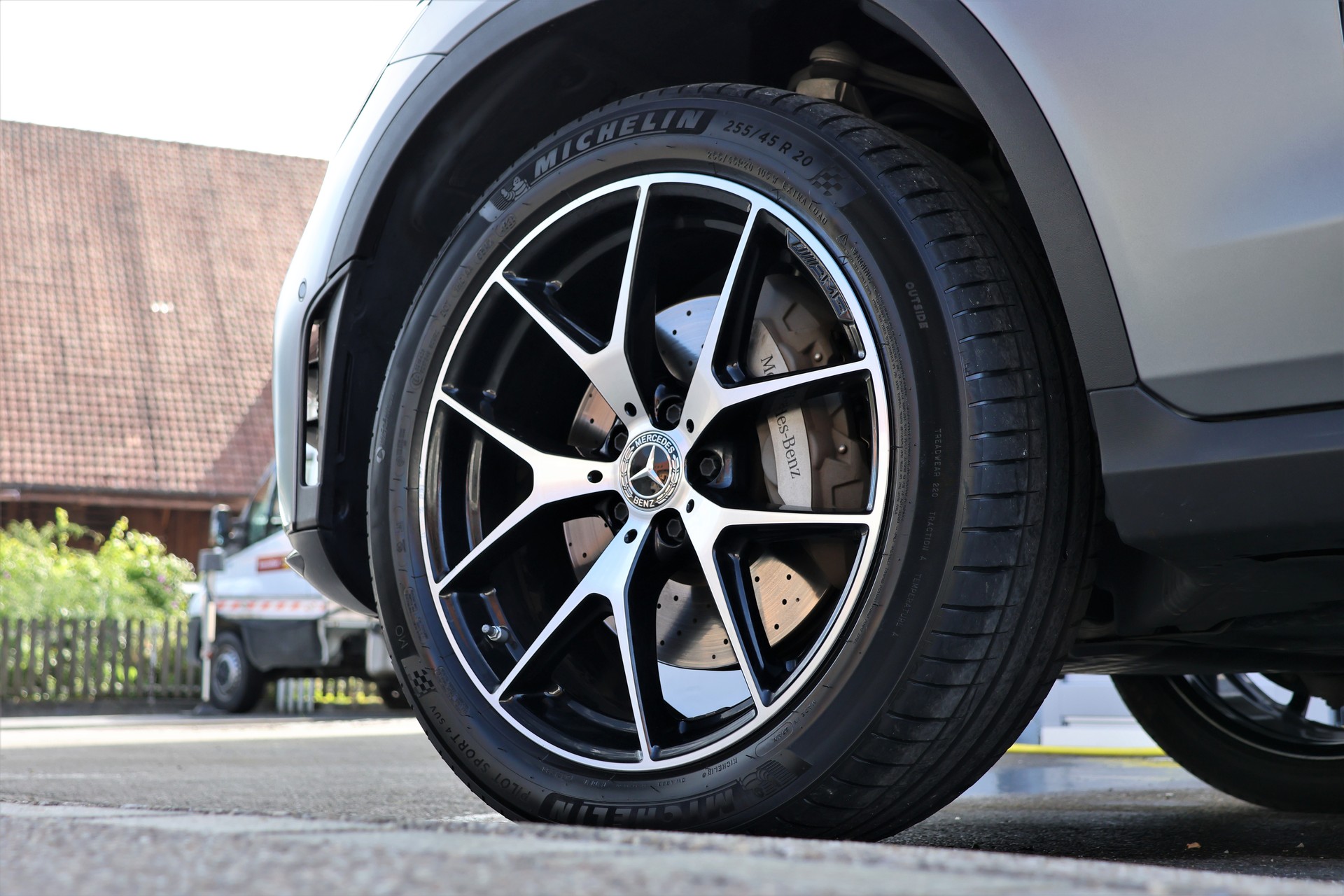 MERCEDES-BENZ GLC 300 de AMG Line 4Matic 9G-Tronic (CH) *Designo Magno Grey*-image-6