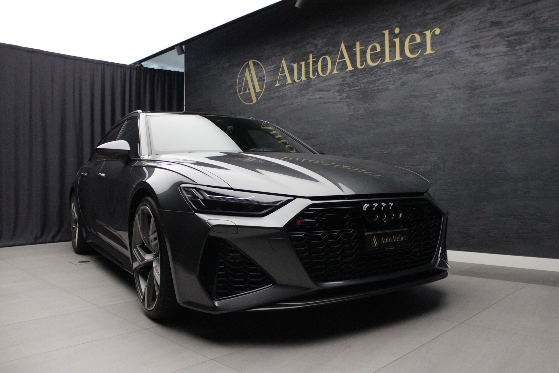 AUDI RS6 Avant 4.0 TFSI V8 quattro-showroom-element-1