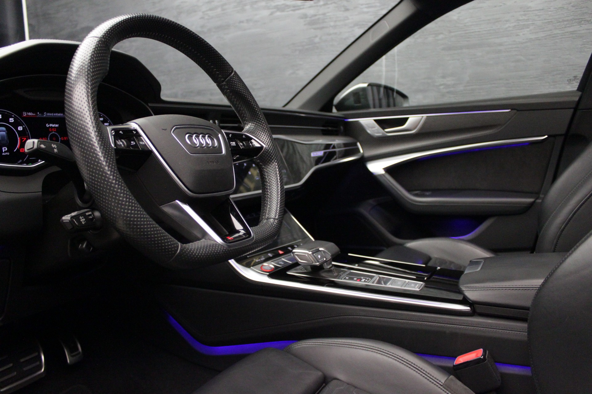 AUDI RS6 Avant 4.0 TFSI V8 quattro-image-21