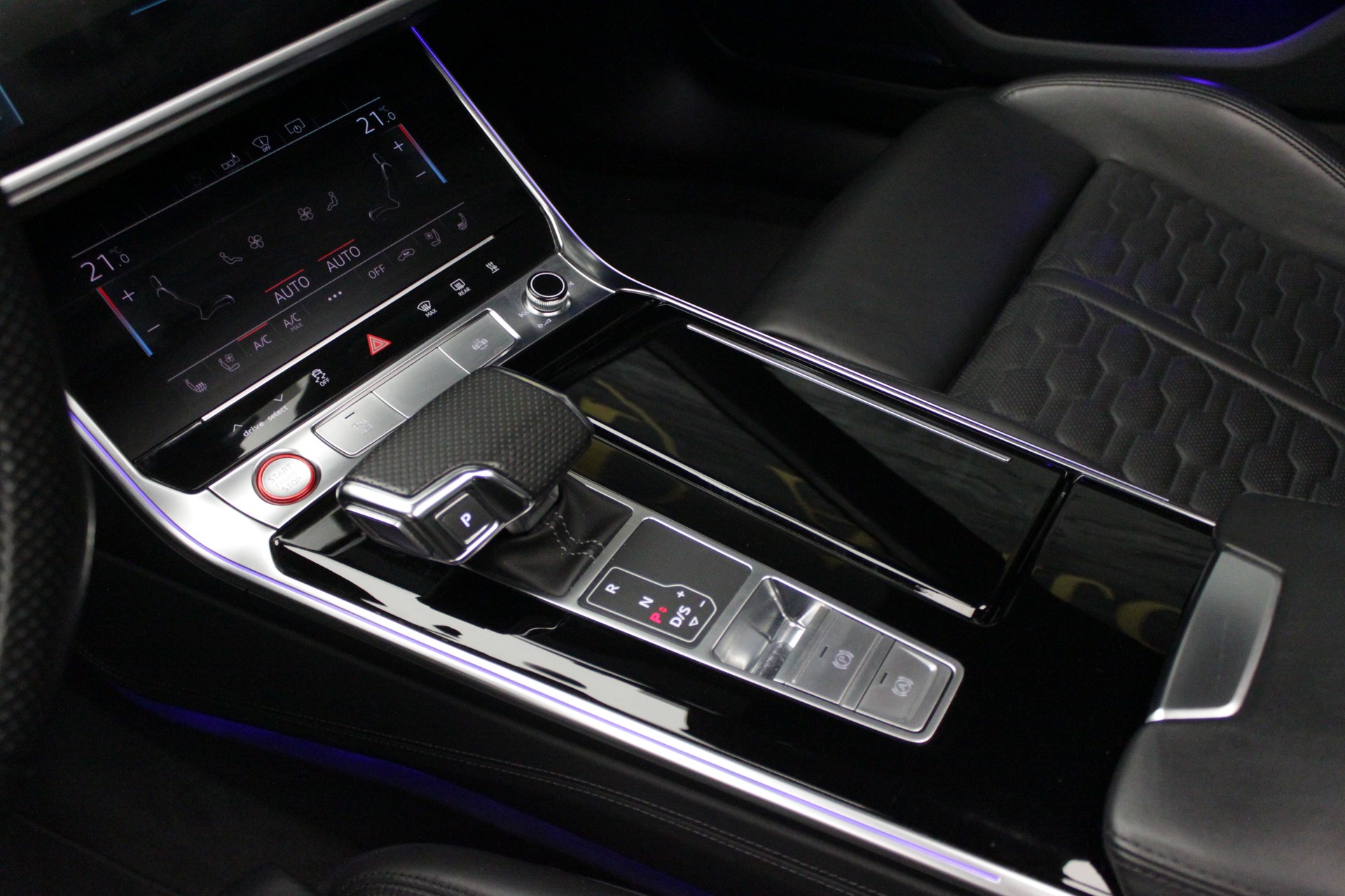 AUDI RS6 Avant 4.0 TFSI V8 quattro-image-19
