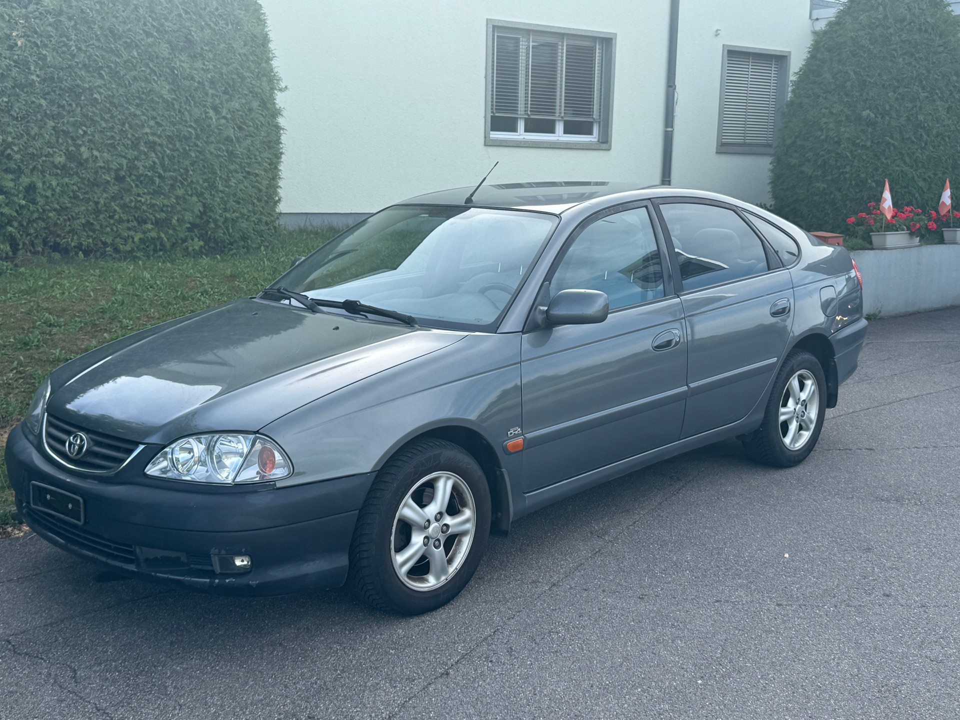 TOYOTA Avensis 2.0 VVT-i Linea Sol Plus Liftback-image-0