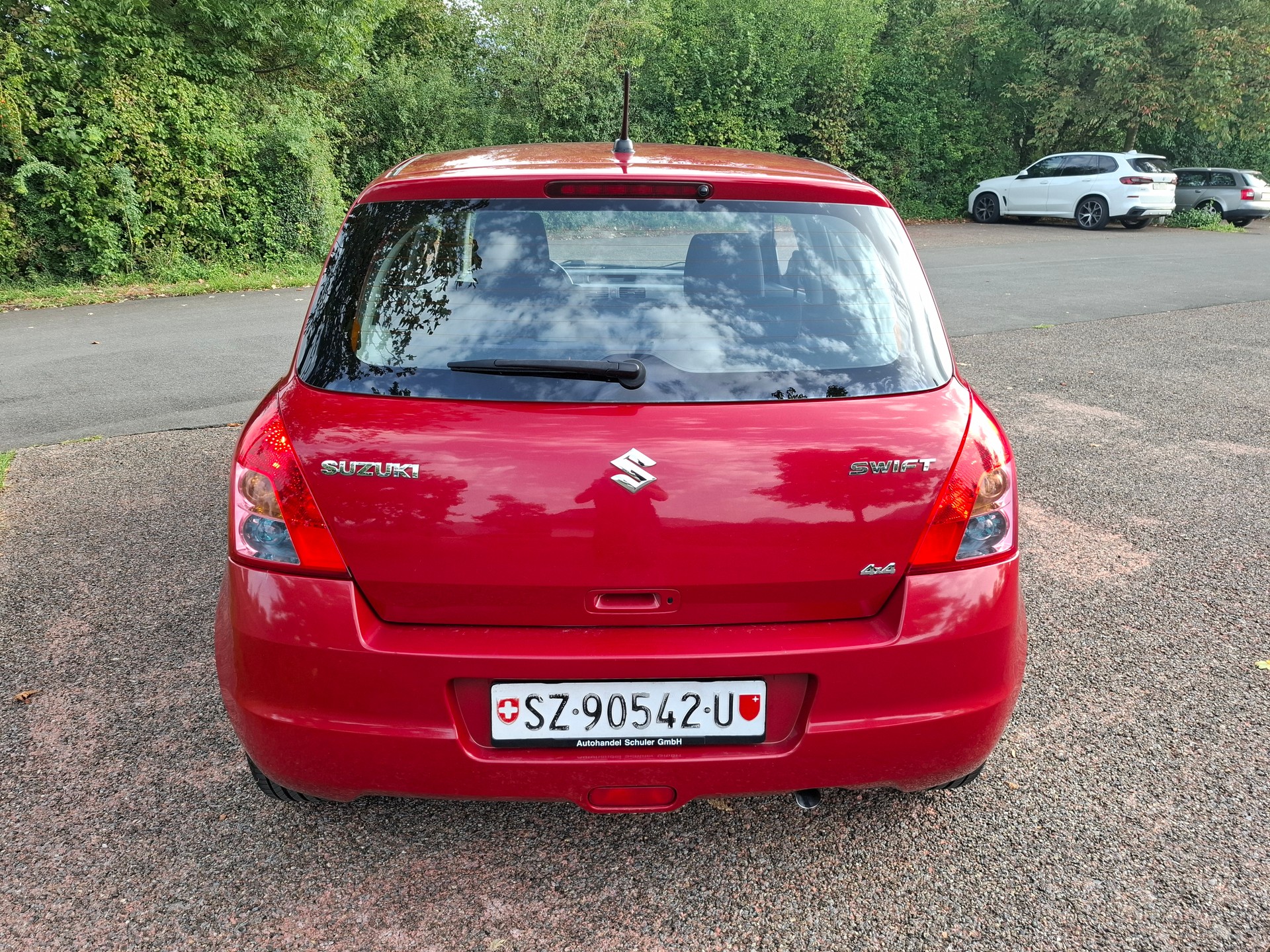 SUZUKI Swift 1.3i 16V GL Top Piz Sulai LE 4x4-image-7