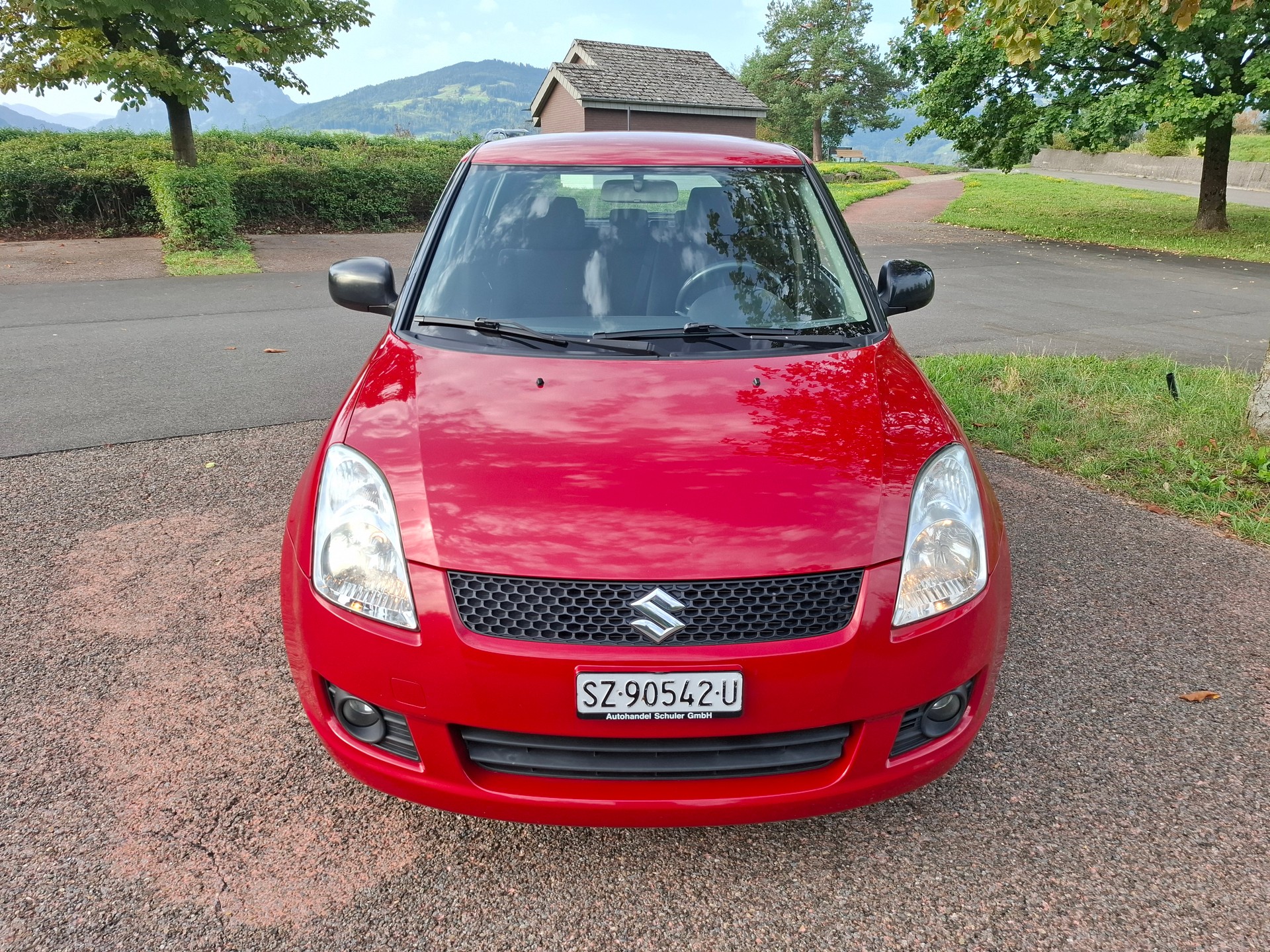 SUZUKI Swift 1.3i 16V GL Top Piz Sulai LE 4x4-image-1