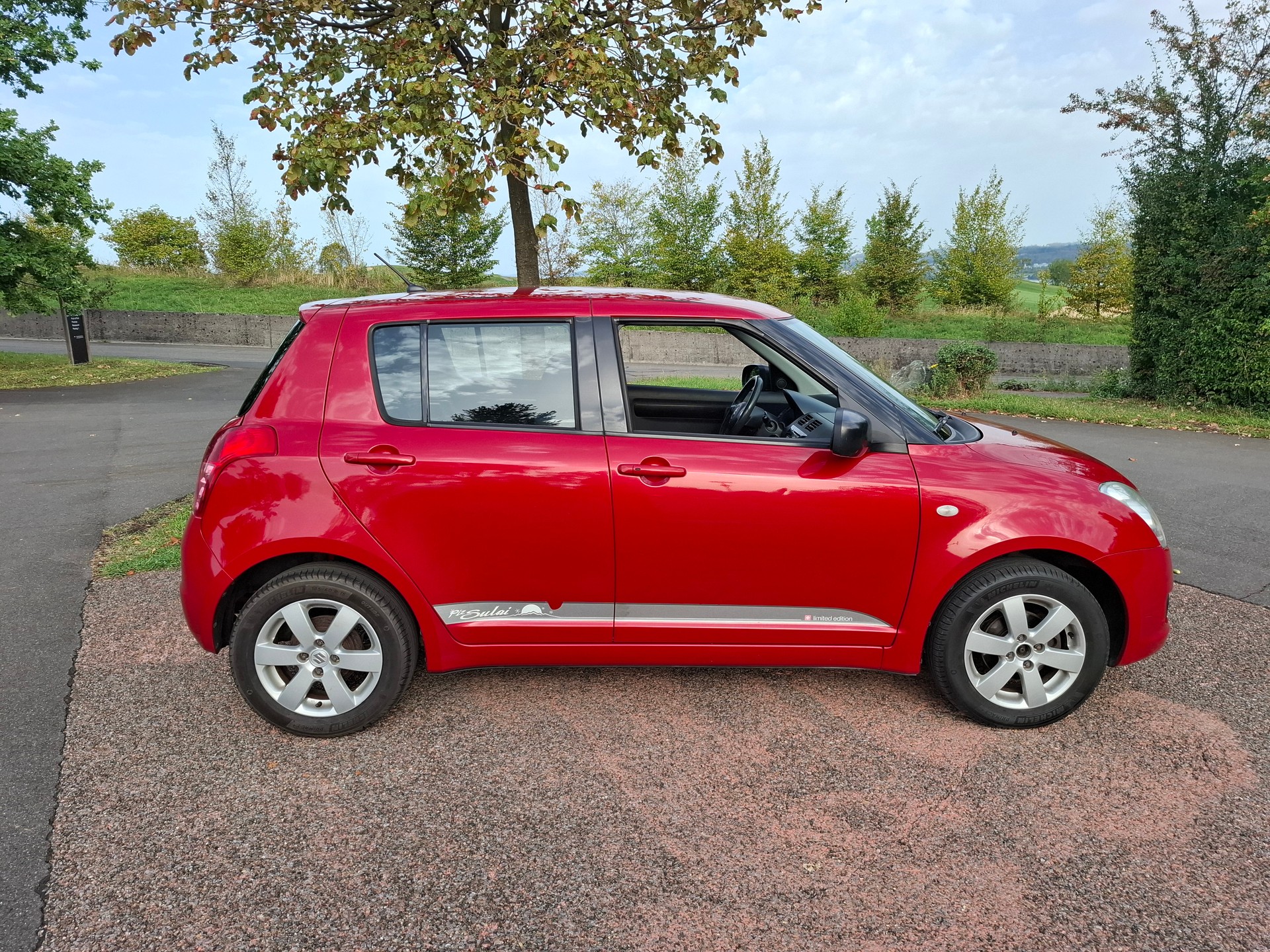 SUZUKI Swift 1.3i 16V GL Top Piz Sulai LE 4x4-image-4