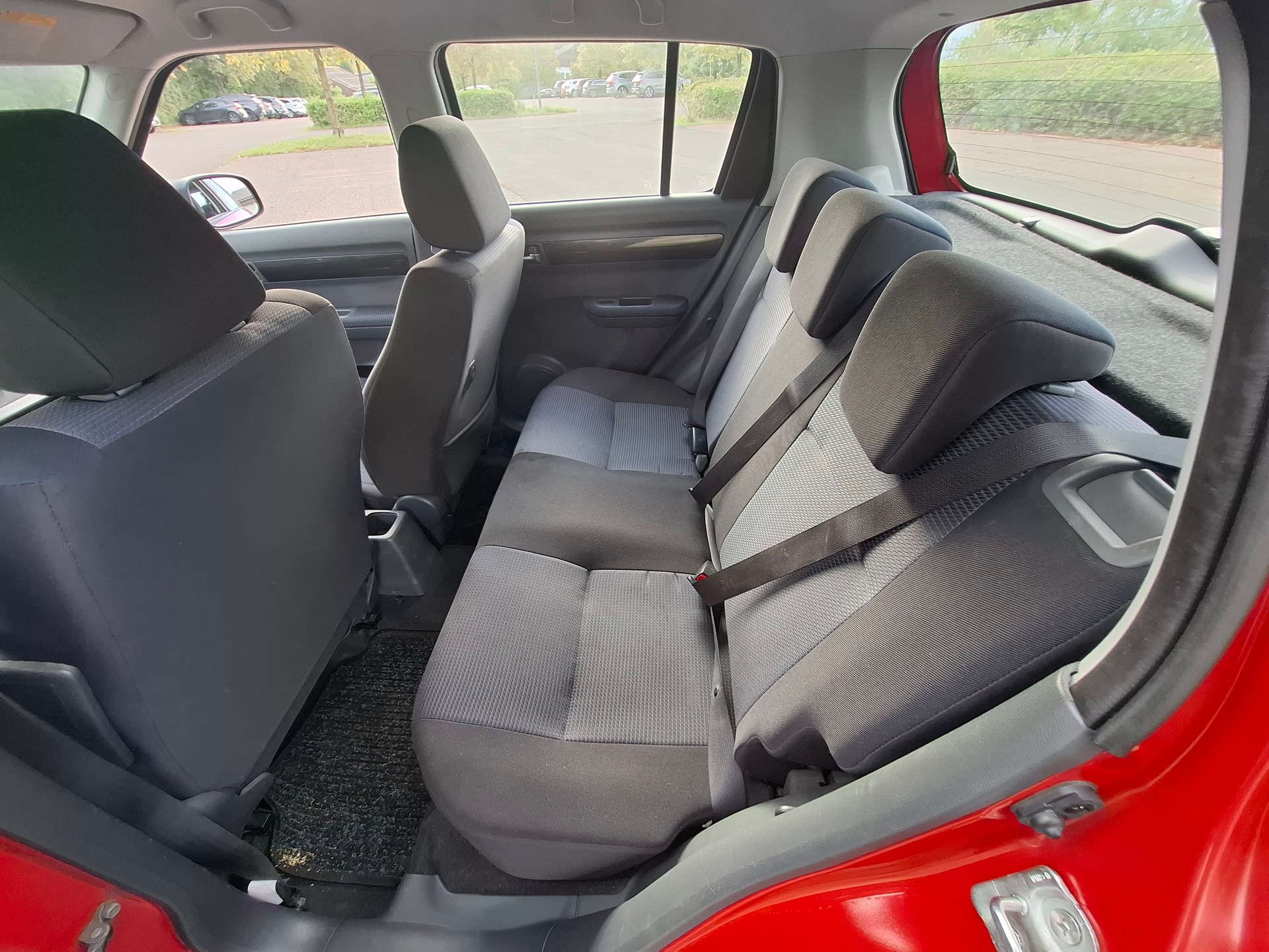 SUZUKI Swift 1.3i 16V GL Top Piz Sulai LE 4x4-image-11