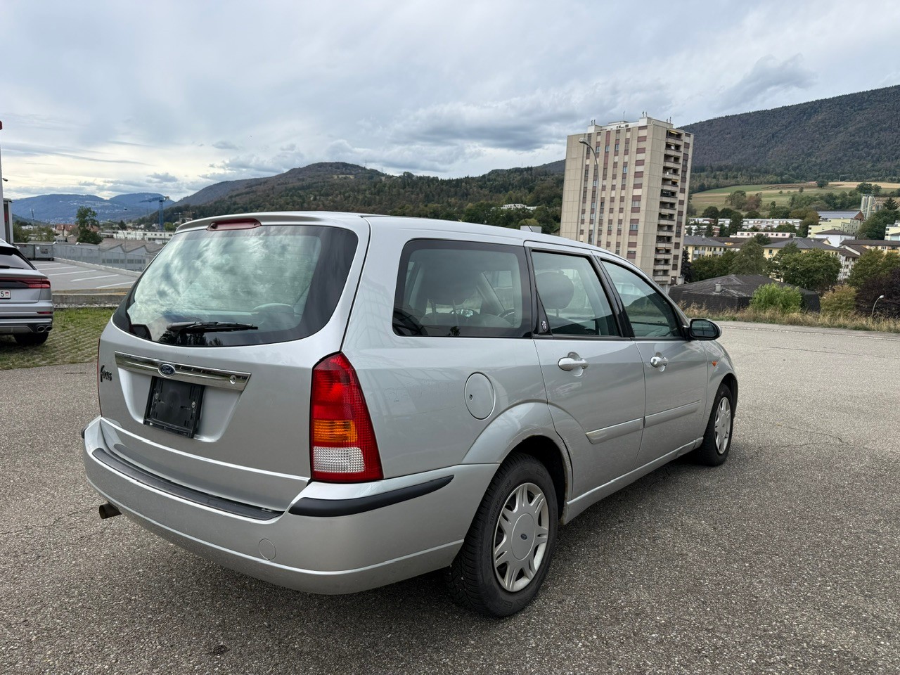 FORD Focus 1.8i 16V Ghia-image-6