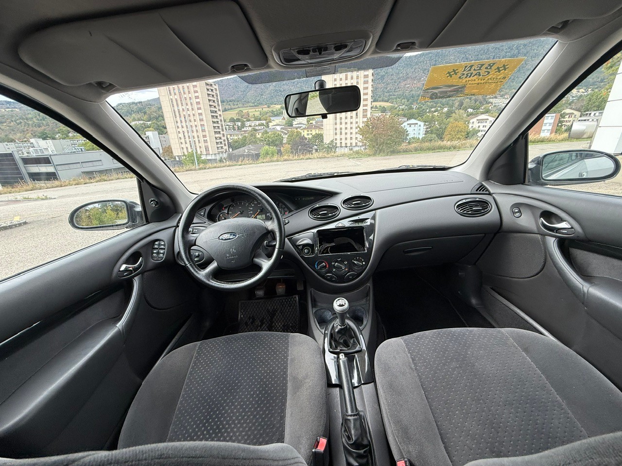 FORD Focus 1.8i 16V Ghia-image-10