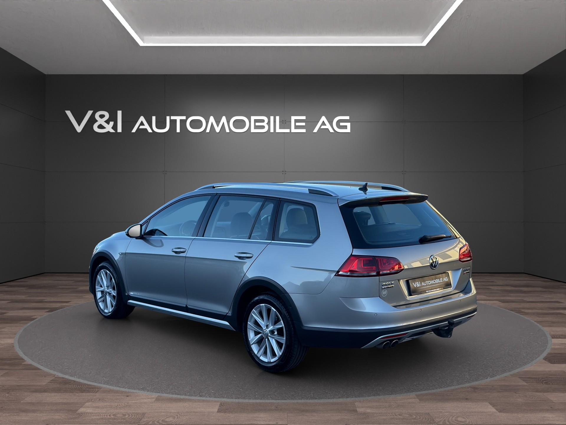 VW Golf 2.0 TDI Alltrack 4Motion-image-4
