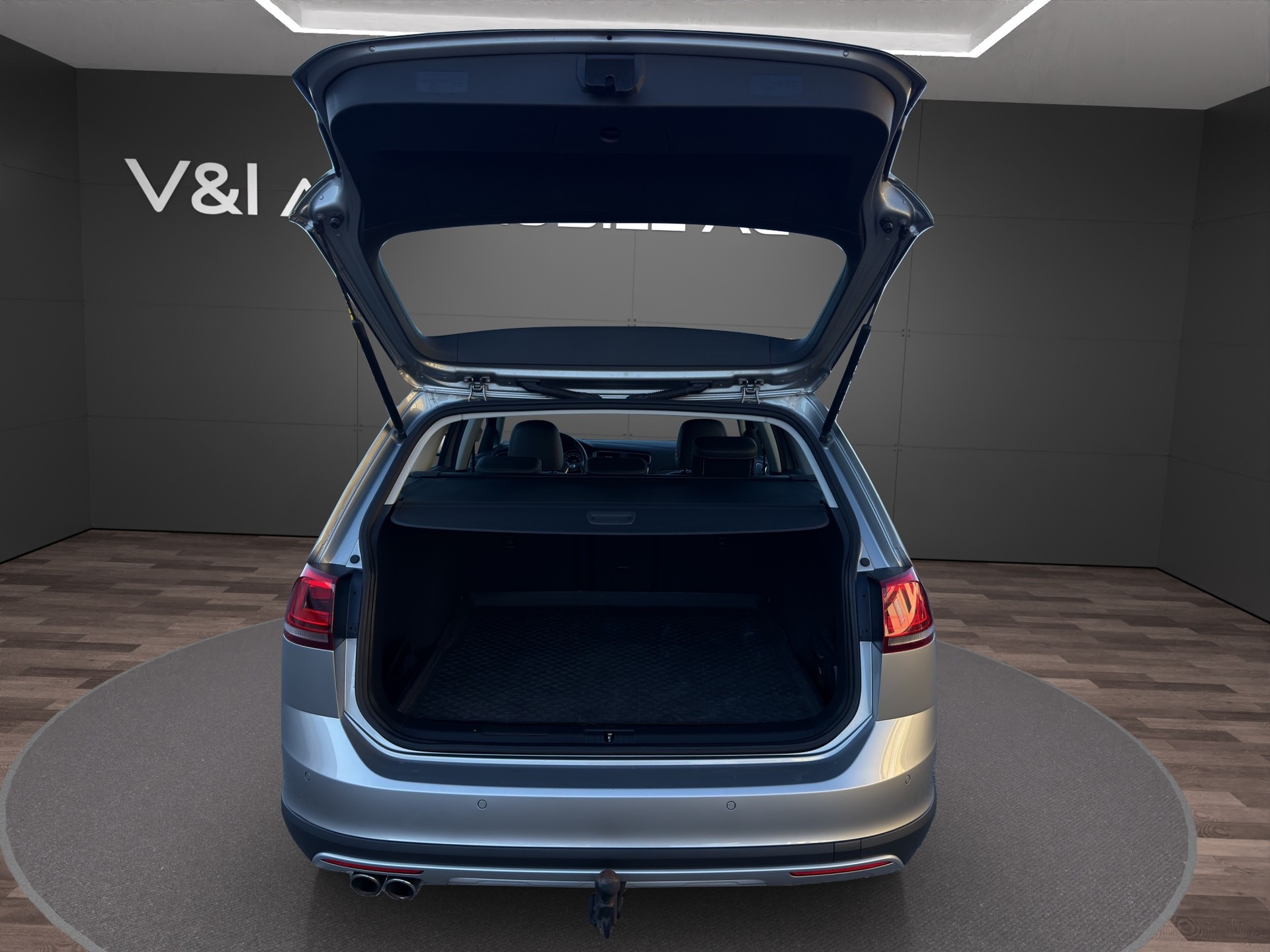 VW Golf 2.0 TDI Alltrack 4Motion-image-23