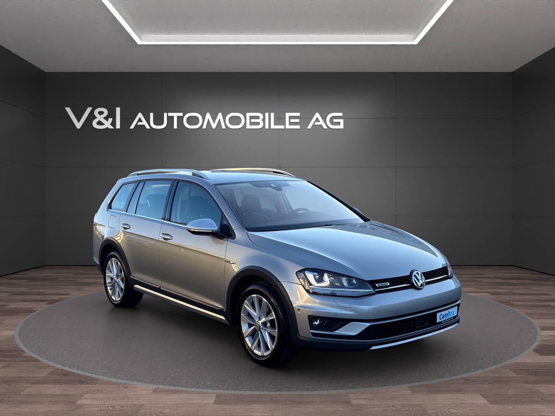 VW Golf 2.0 TDI Alltrack 4Motion-image-1