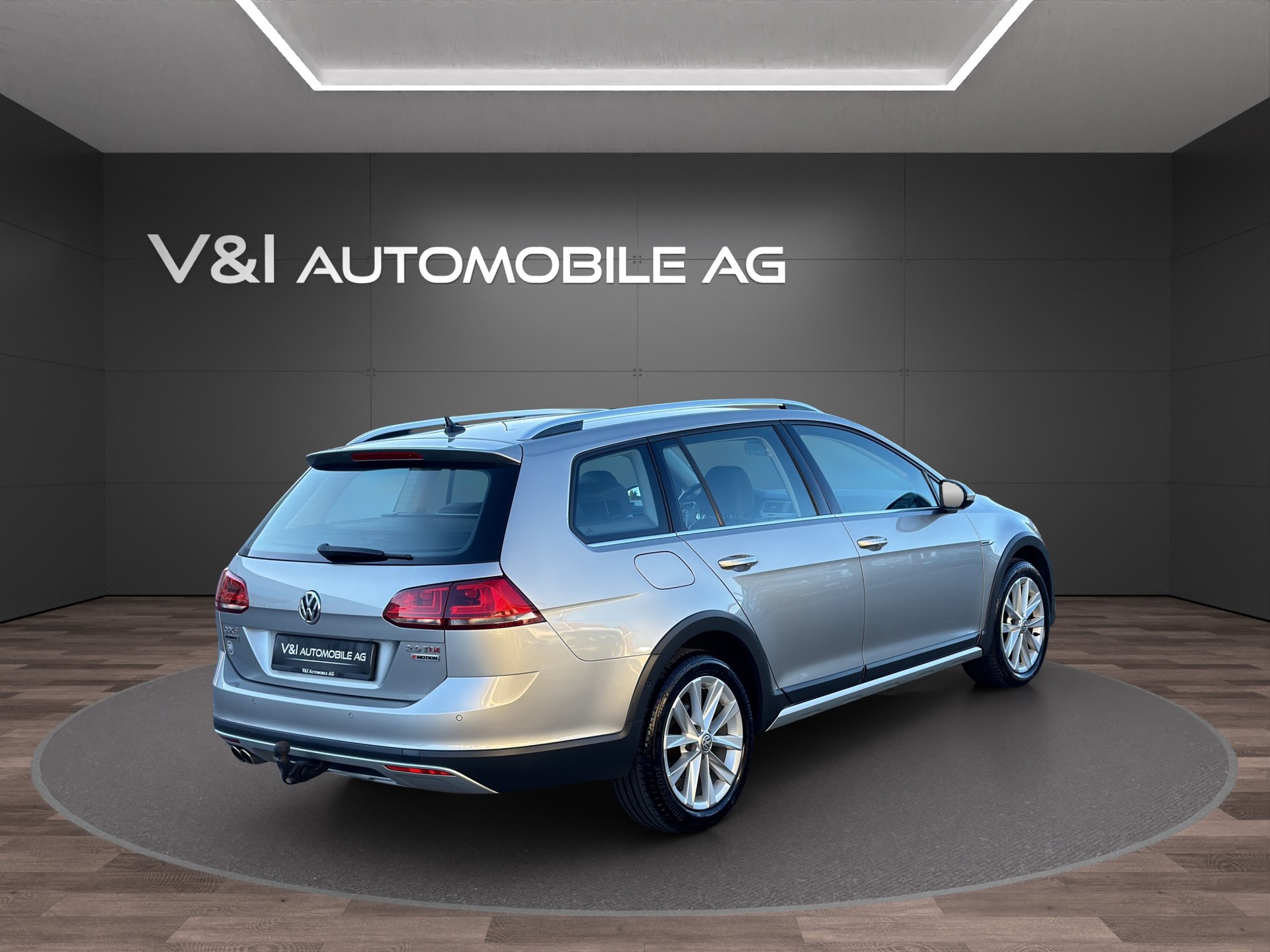 VW Golf 2.0 TDI Alltrack 4Motion-image-3