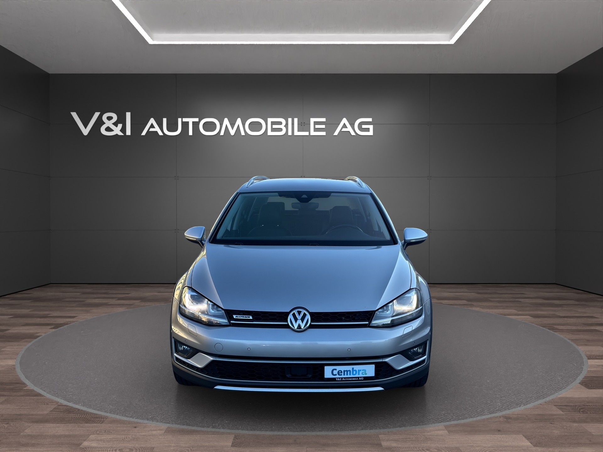VW Golf 2.0 TDI Alltrack 4Motion-image-2
