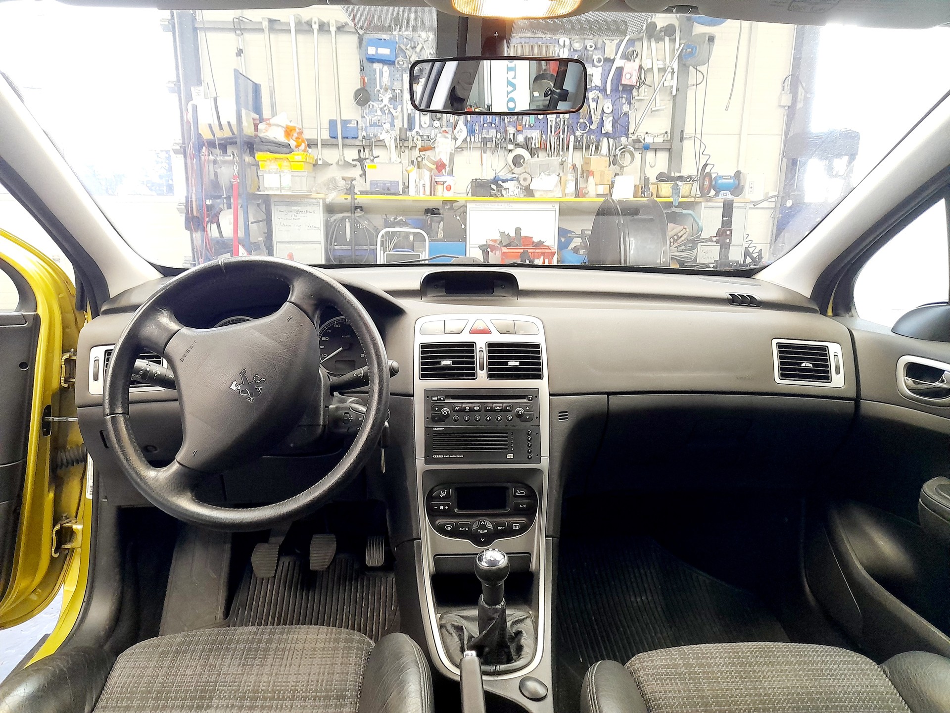 PEUGEOT 307 2.0 16V XSi-image-6