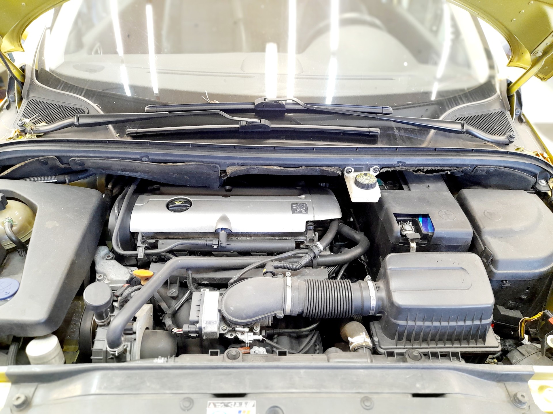PEUGEOT 307 2.0 16V XSi-image-8