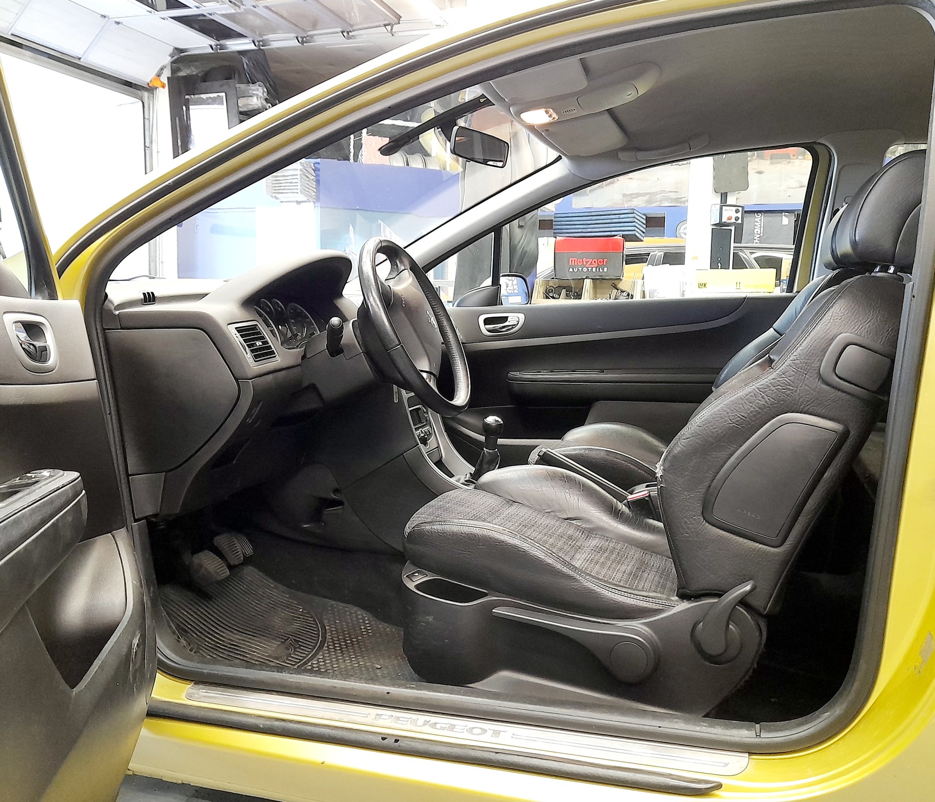 PEUGEOT 307 2.0 16V XSi-image-5