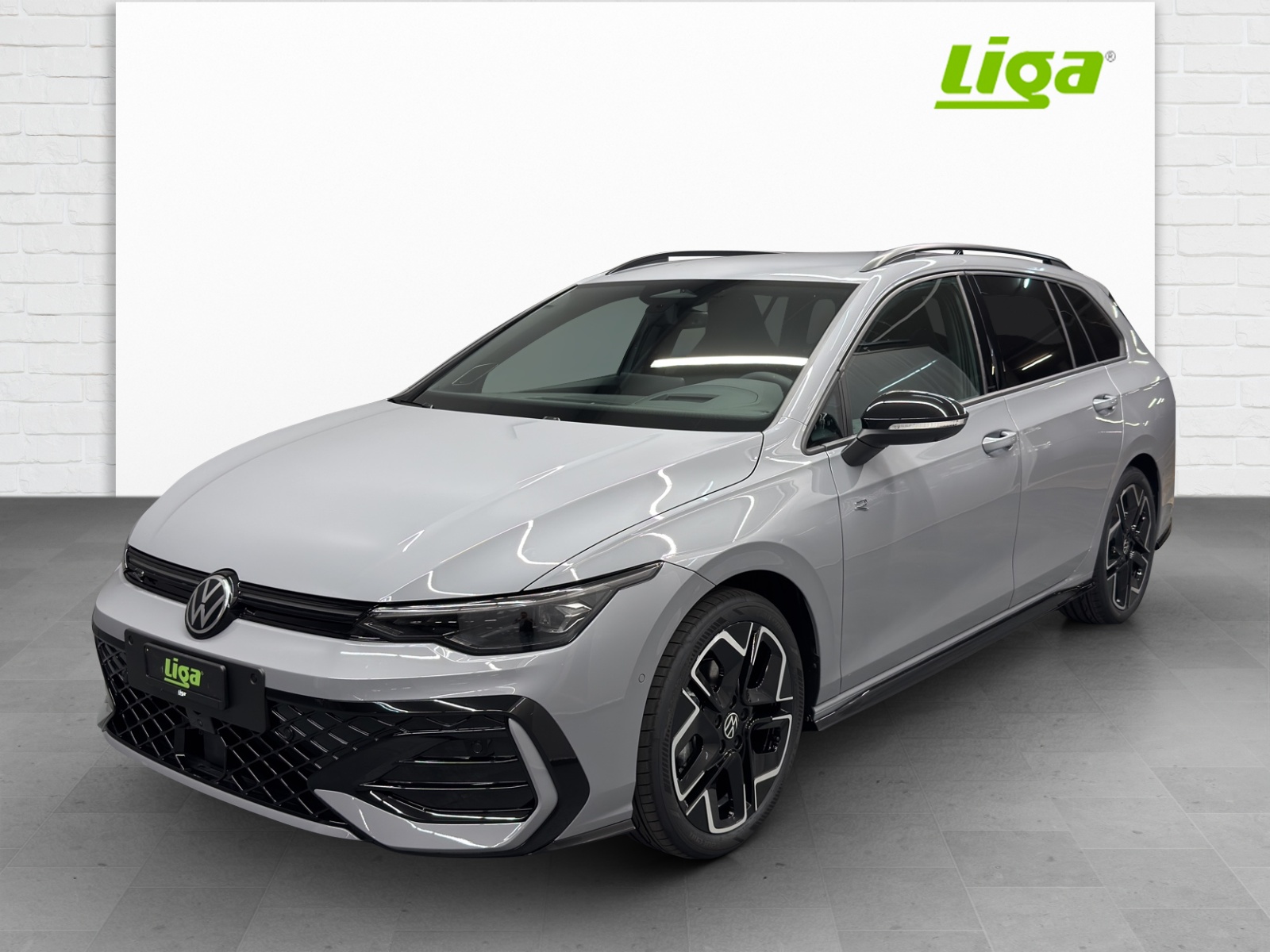 VW Golf VIII Variant 1.5 eTSI R-Line DSG-image-0