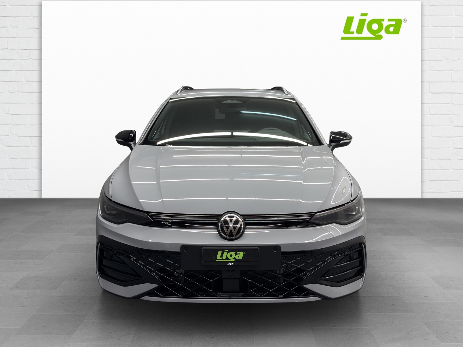 VW Golf VIII Variant 1.5 eTSI R-Line DSG-image-1