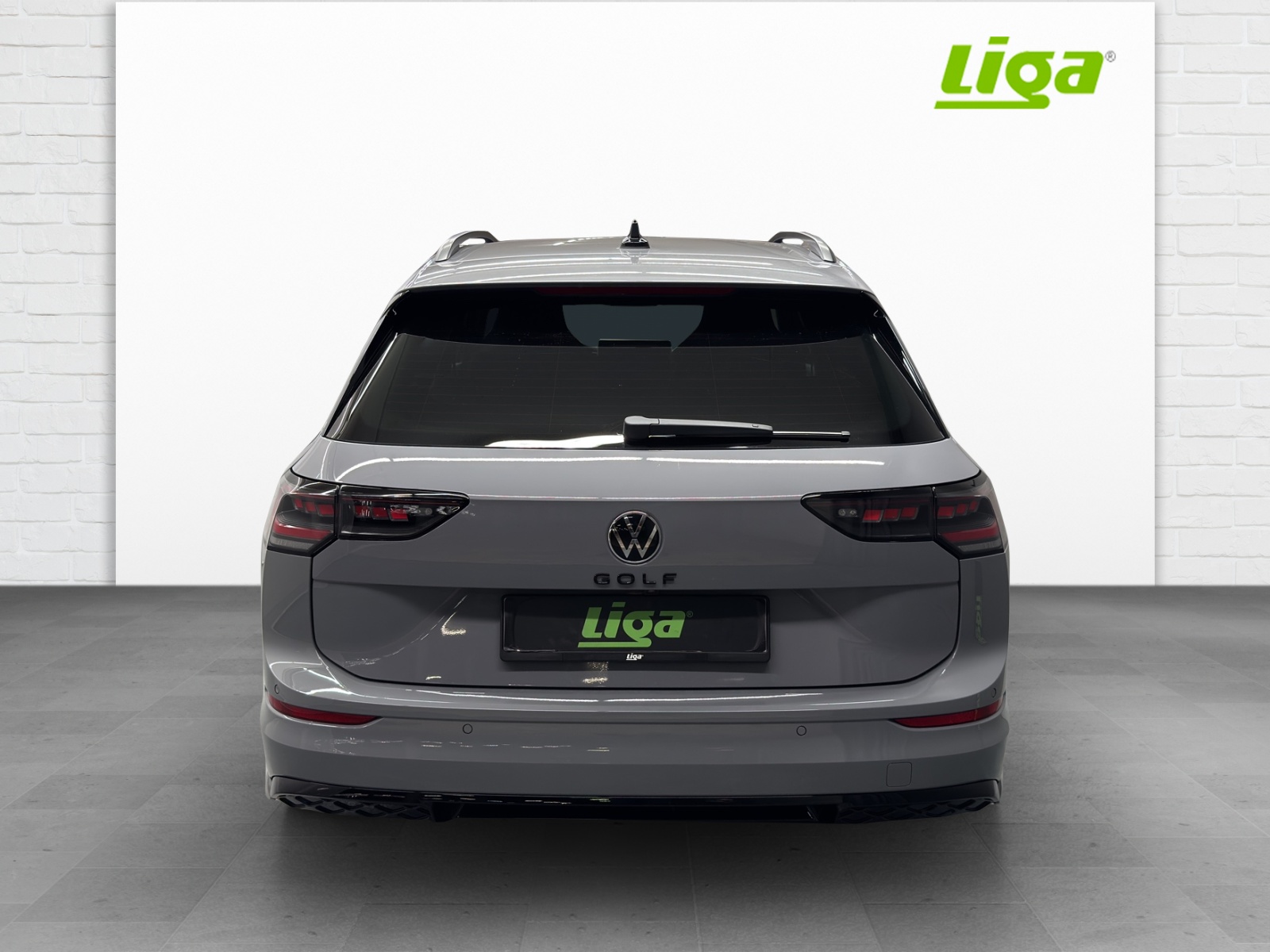 VW Golf VIII Variant 1.5 eTSI R-Line DSG-image-4
