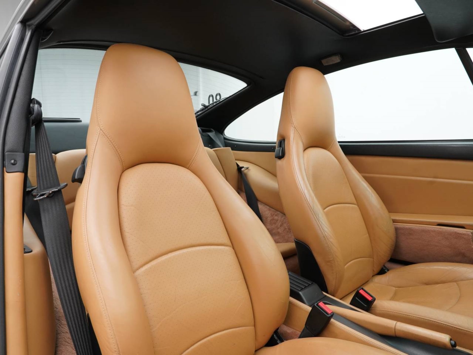 PORSCHE 911 Carrera 4S Coupé-image-26