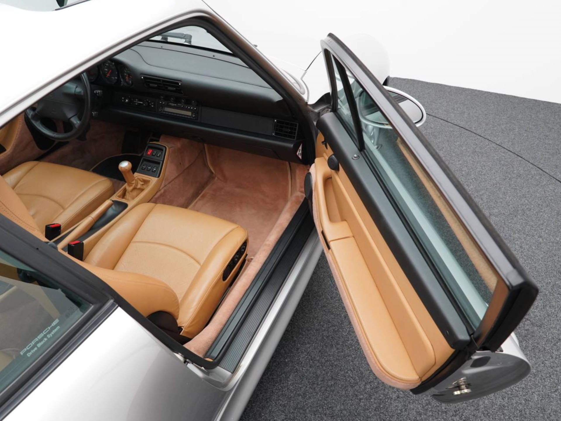 PORSCHE 911 Carrera 4S Coupé-image-23