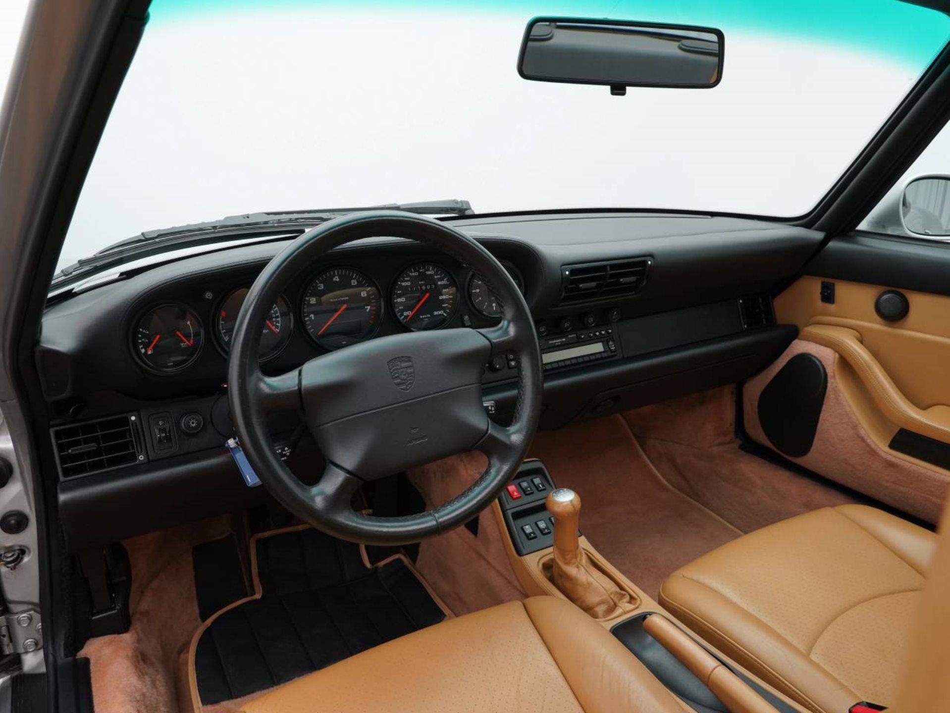 PORSCHE 911 Carrera 4S Coupé-image-14