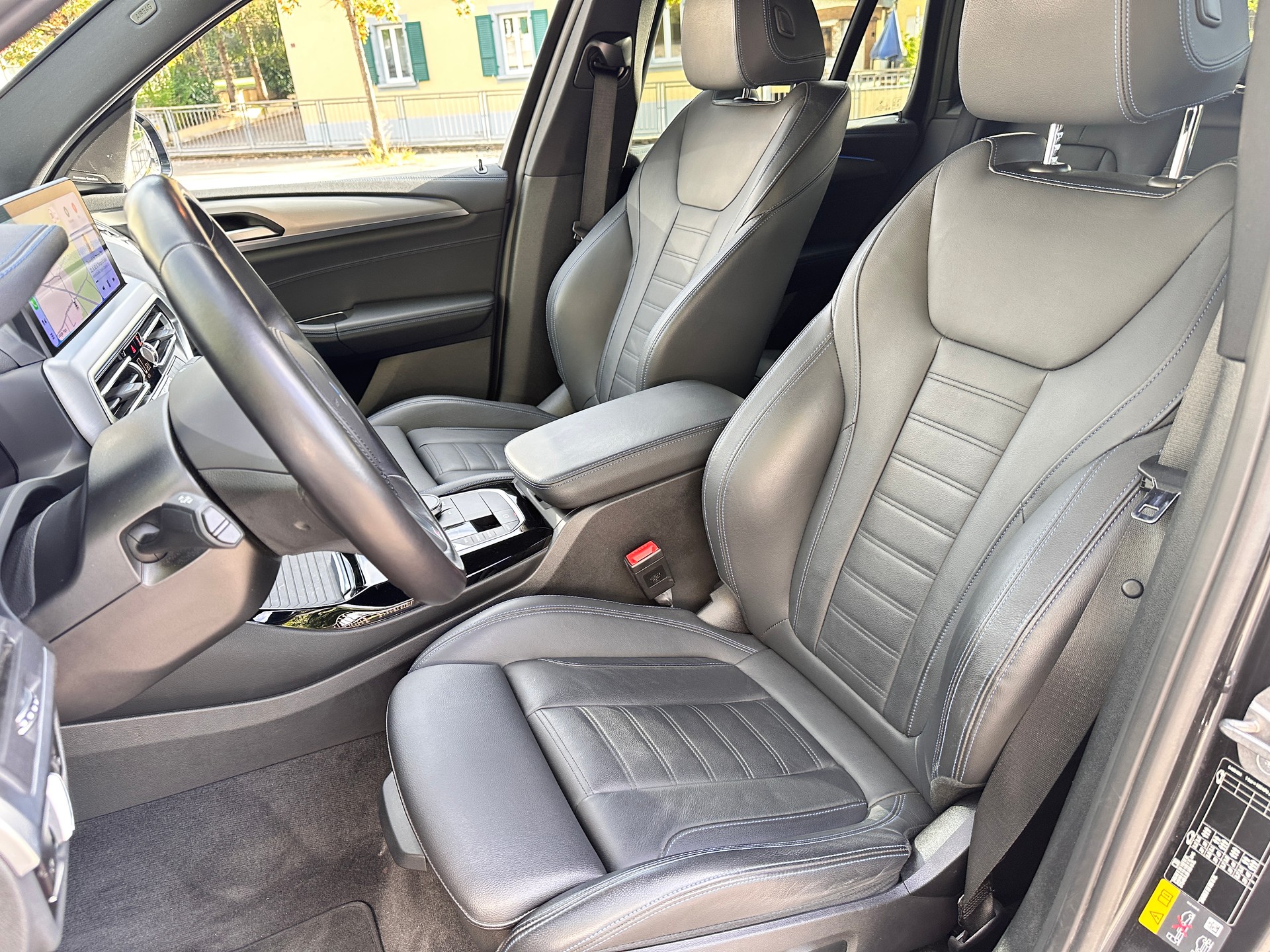 BMW iX3 Impressive-image-9