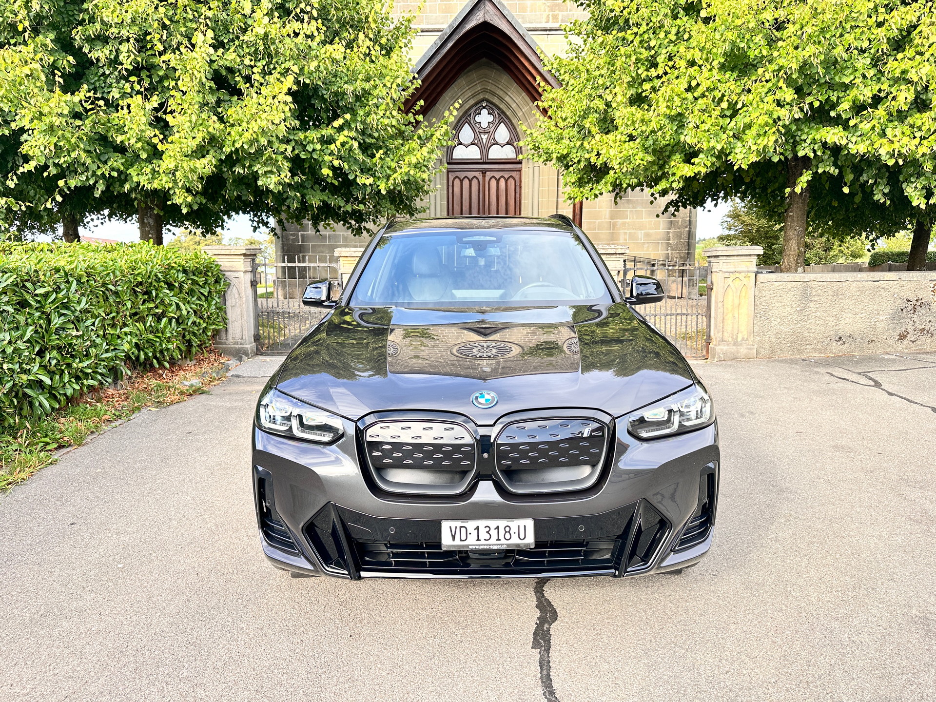 BMW iX3 Impressive-image-1