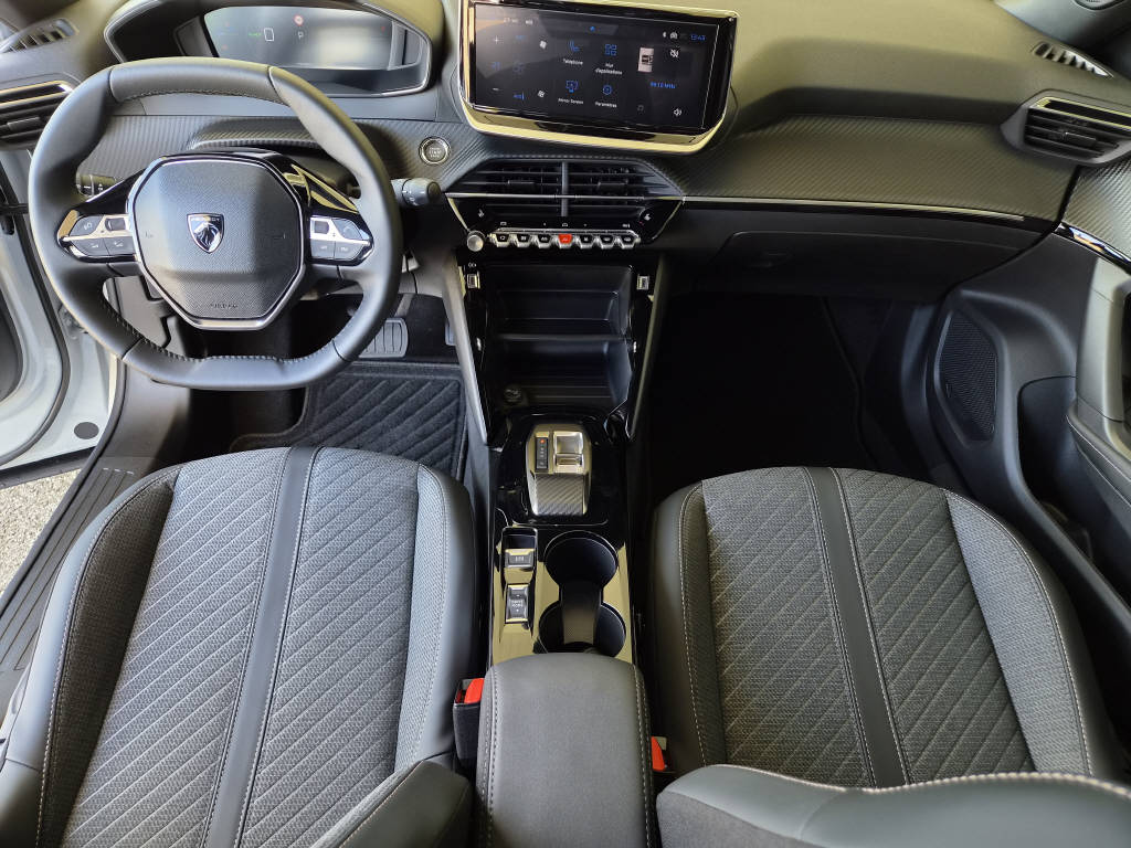 PEUGEOT 2008 e-Allure 156cv - garantie 8 ans-image-11